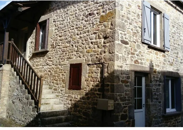 Casa de Férias Maison De Village Goutrens